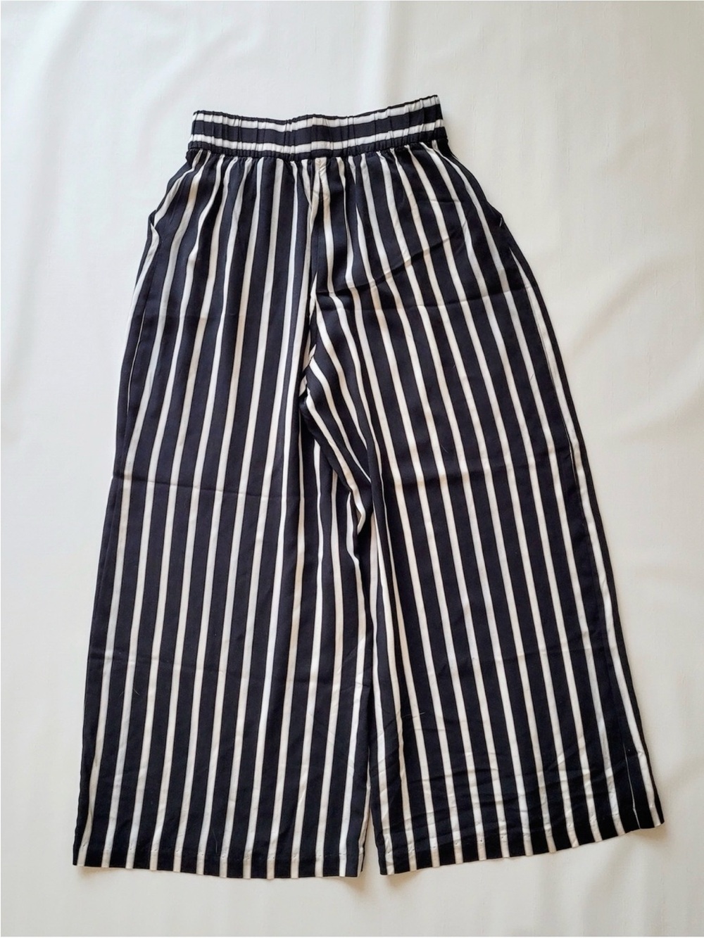 H&M Black and White Vertical Stripe Wide Leg Pants - Picture 3 of 3